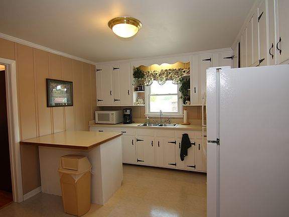 The surface on the left is mobile so it can go or stay.