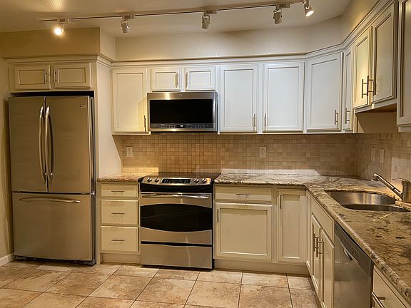 5th image of 365 Forest Ave APT 2E