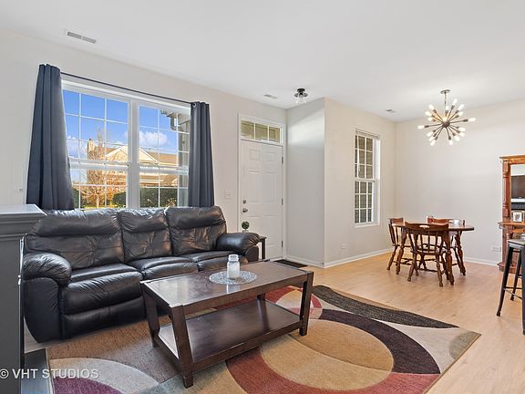 5th image of 2055 Woodside Dr