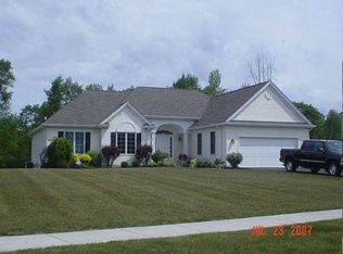 1349 Majestic Woods Dr, Grand Island, NY 14072