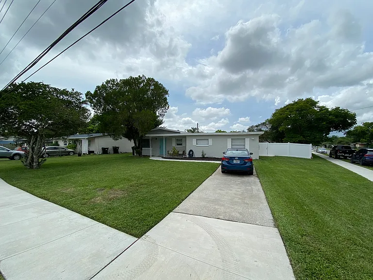 2814 Bonneville Dr #1 — Photo 1