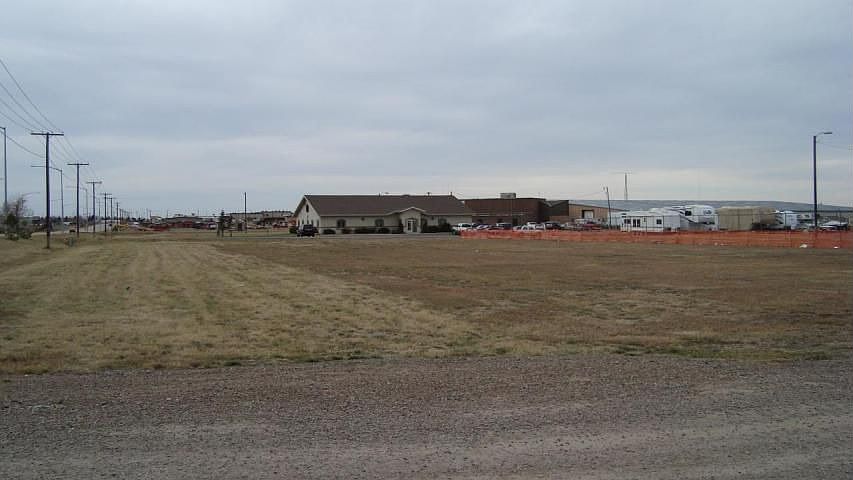 1st image of 4601 River Dr N