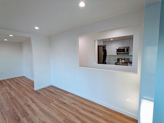 4th image of 909 Pine Grove Ave