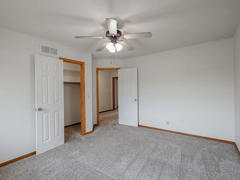8815 Venice Ln — Photo 16