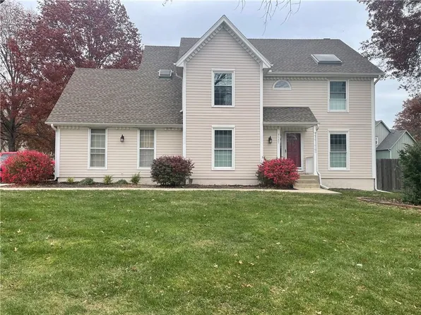 9147 Tomashaw Ln, Lenexa, KS 66219