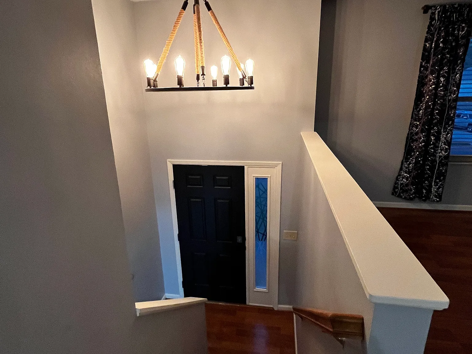 3 bed, 1.5 bath, 1564 sqft, $2,300 — Photo 3