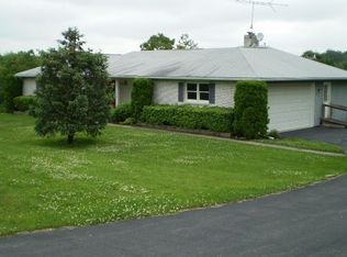 8768 Edelweiss Rd, New Tripoli, PA 18066