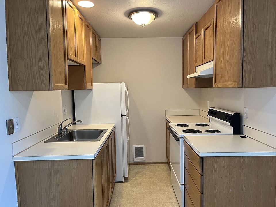 1st image of 12510 18th St NE #D5