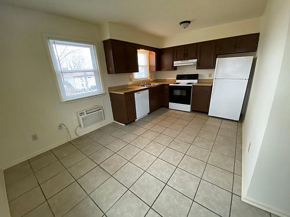 5th image of 401 Turpin Dr