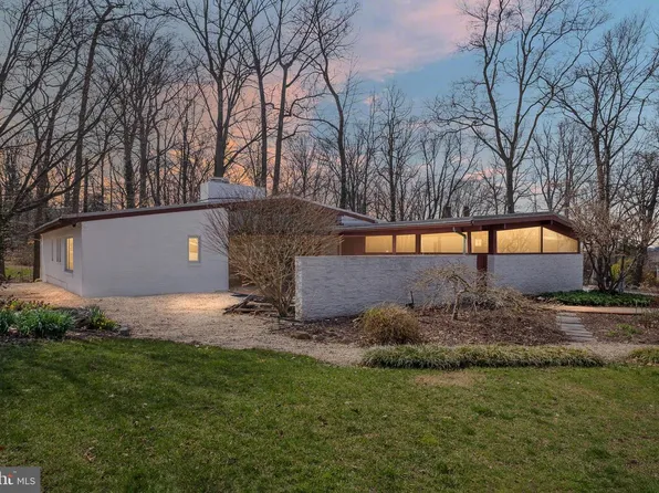 210 Edgewood Dr, Wilmington, DE 19809