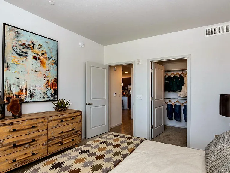 Noria Robson Luxury Apartments — Photo 39