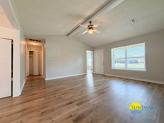 4th image of 311 Evergreen Dr
