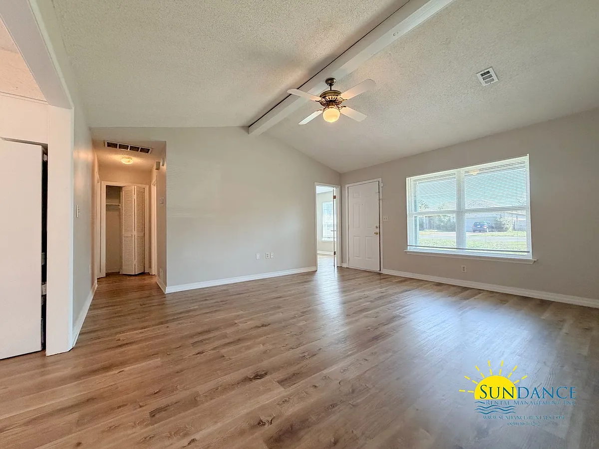 Building Photo - 311 Evergreen Dr