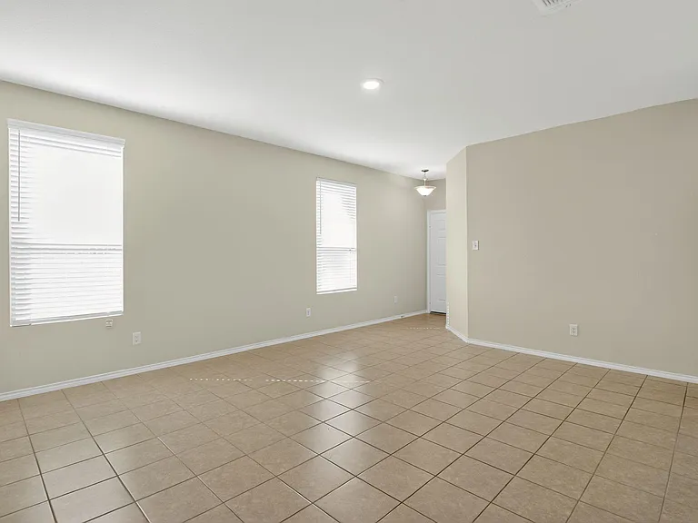 137 Miracle Dr — Photo 10