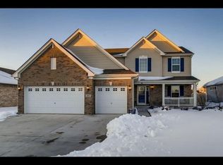 505 Edgewater Dr, Minooka, IL 60447