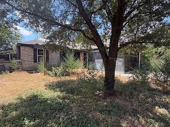2nd image of 205 Barberry Dr