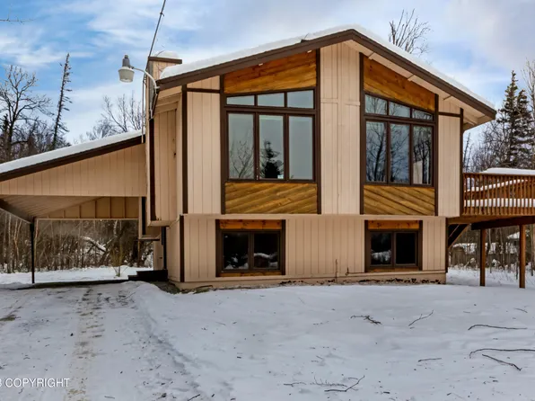831 N Tina Ln, Palmer, AK 99645