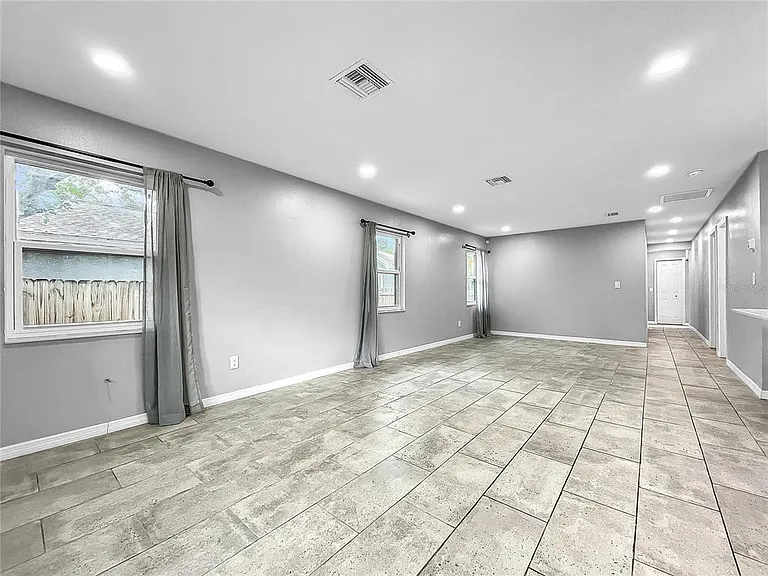 6809 S Himes Ave — Photo 4