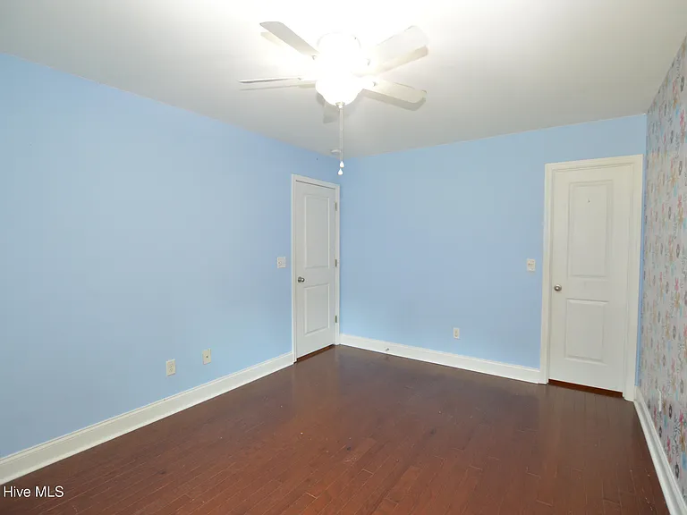 304 Vilas Way S — Photo 16