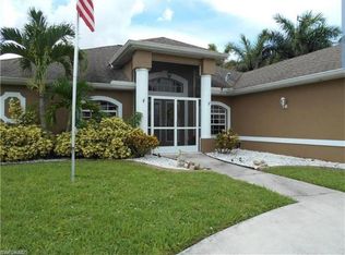 902 SE 41st St, Cape Coral, FL 33904