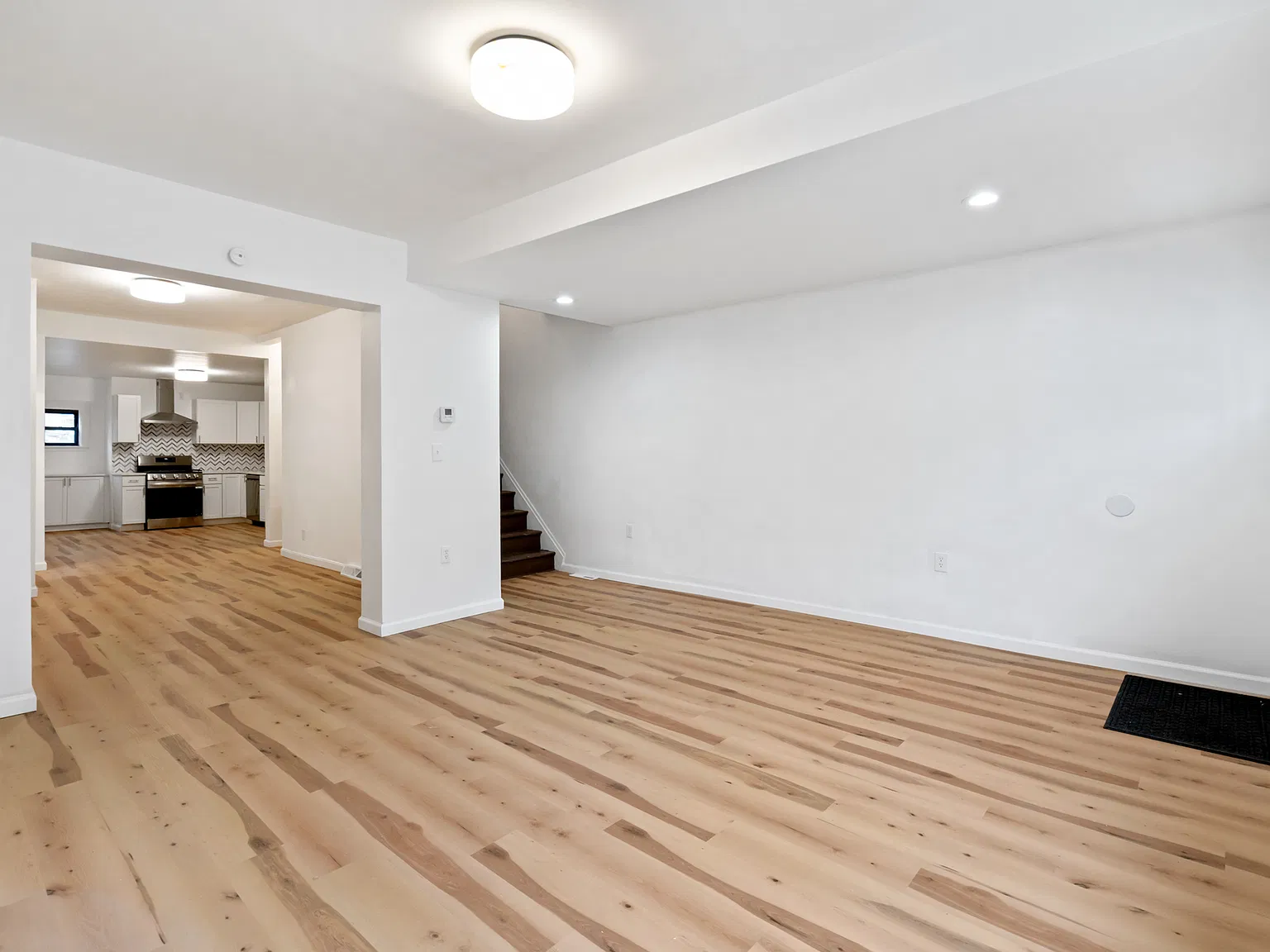 4 bed, 2.5 bath, 1860 sqft, $2,800 — Photo 4