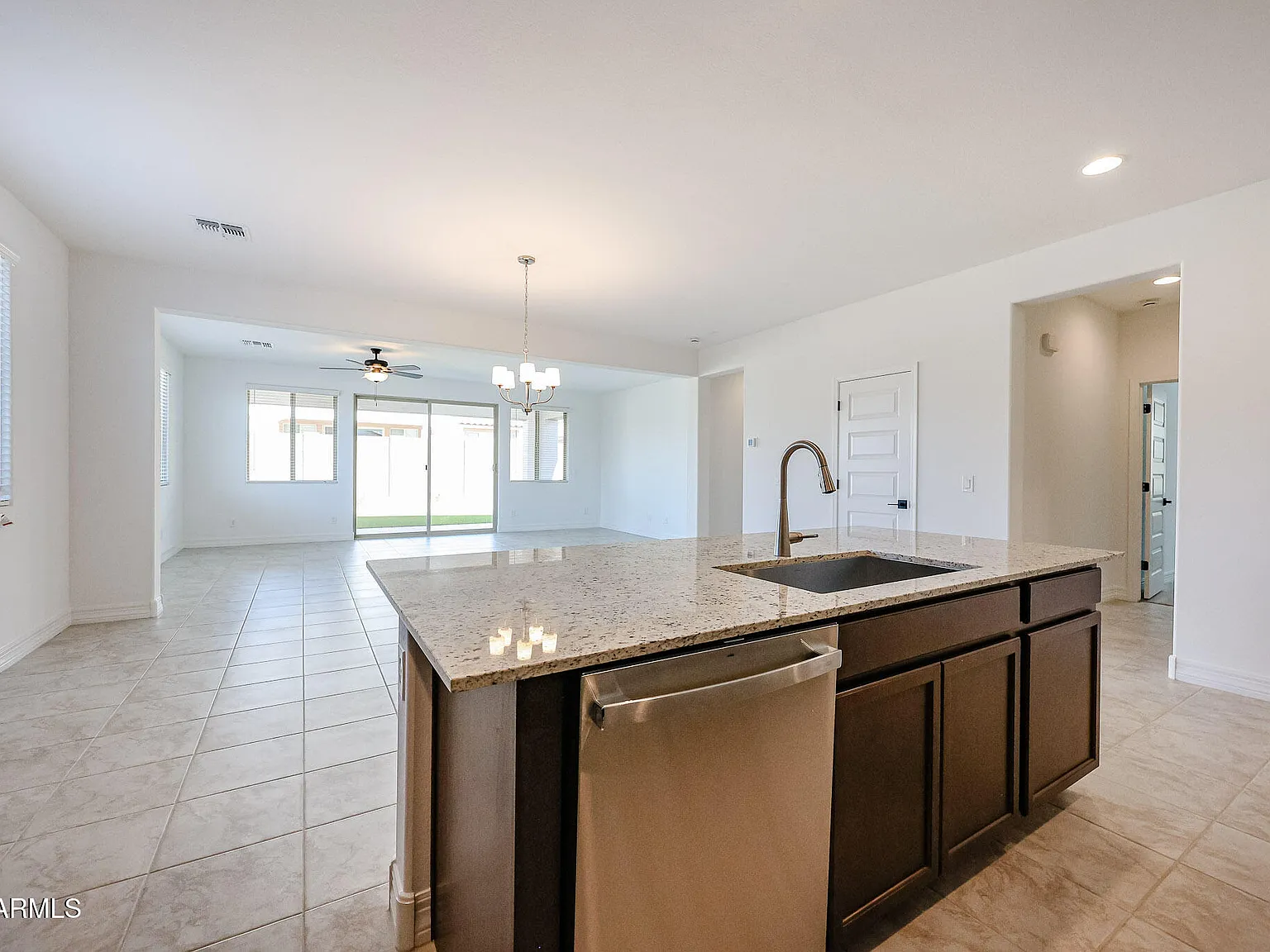 4 bed, 2.0 bath, 1949 sqft, $2,400 — Photo 3