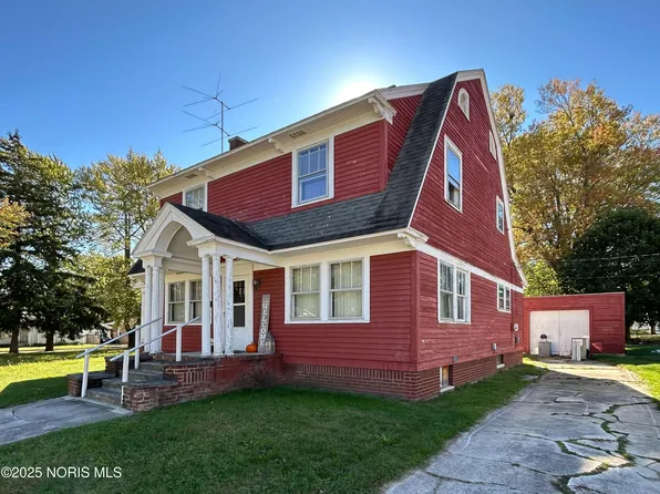 211 Summit St, Fostoria, OH 44830