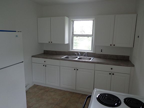 5th image of 31 Foley Dr