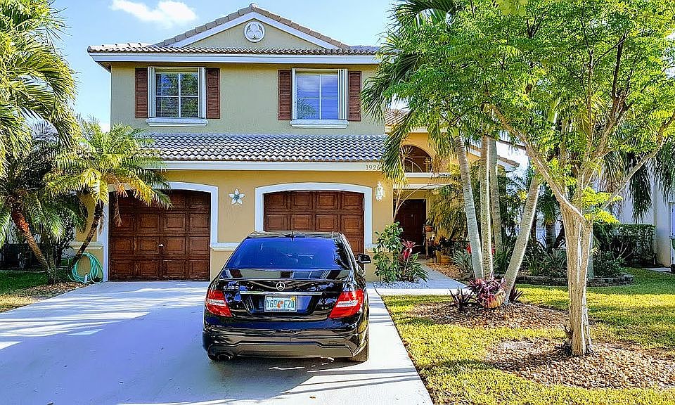 1st image of 19266 NW 24th Ct
