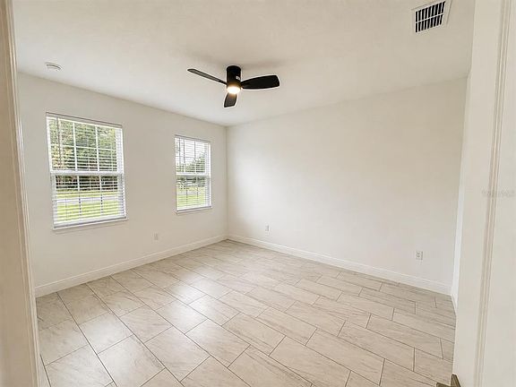 5th image of 2741 W Rutland Dr