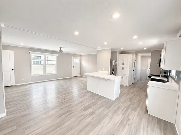 4000 E 134th St #1024, Chicago, IL 60633