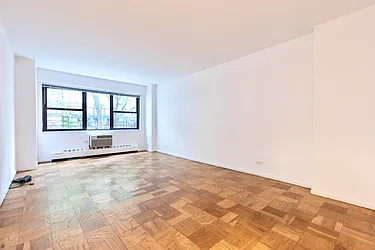 Rented by Manhattan Realty Group