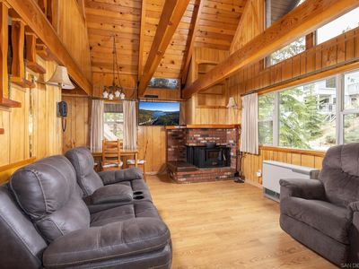 1167 Canyon Rd, Fawnskin, CA, 92333