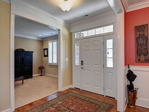5th image of 1108 Edinburgh Pkwy