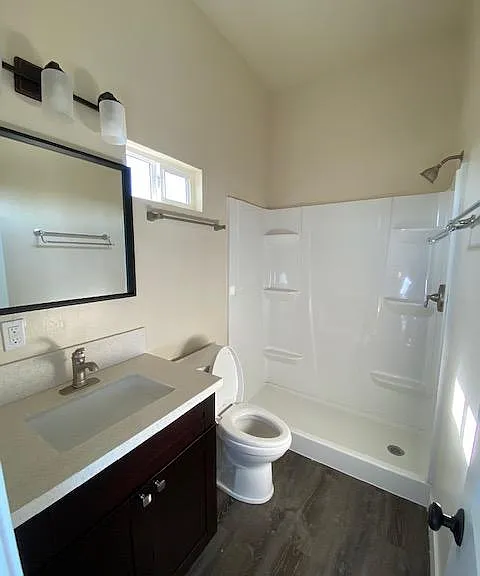 2nd bath located in primary bedroom