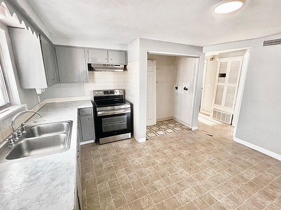 2nd image of 99 N Seine Dr Unit 2