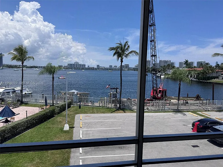 2821 N Miami Beach Blvd #3L — Photo 4