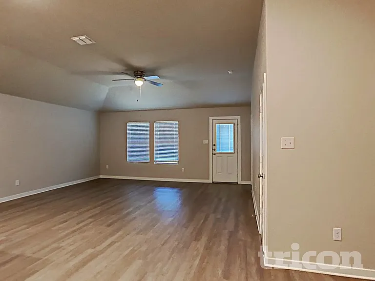 7649 Toledo Bnd — Photo 4