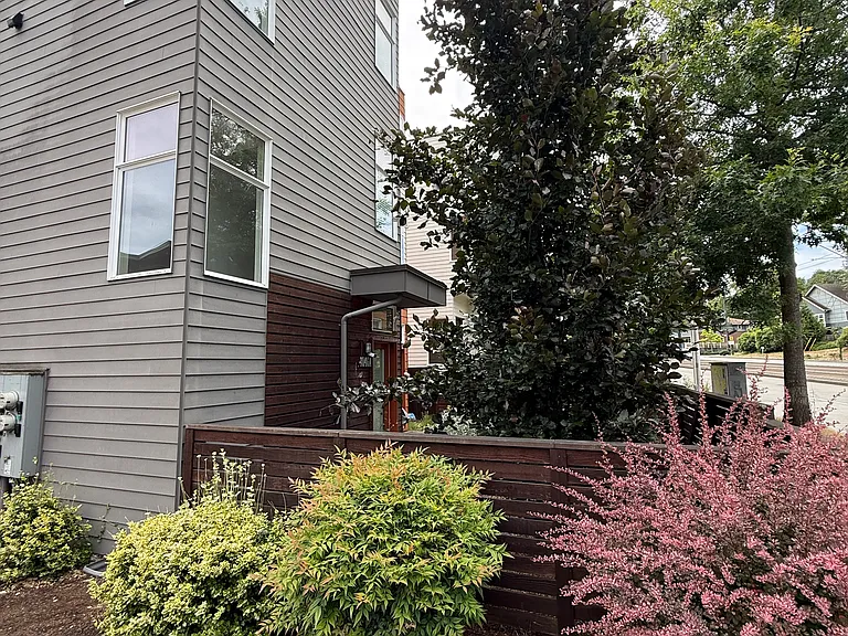 4046A Martin Luther King Jr Way S — Photo 5