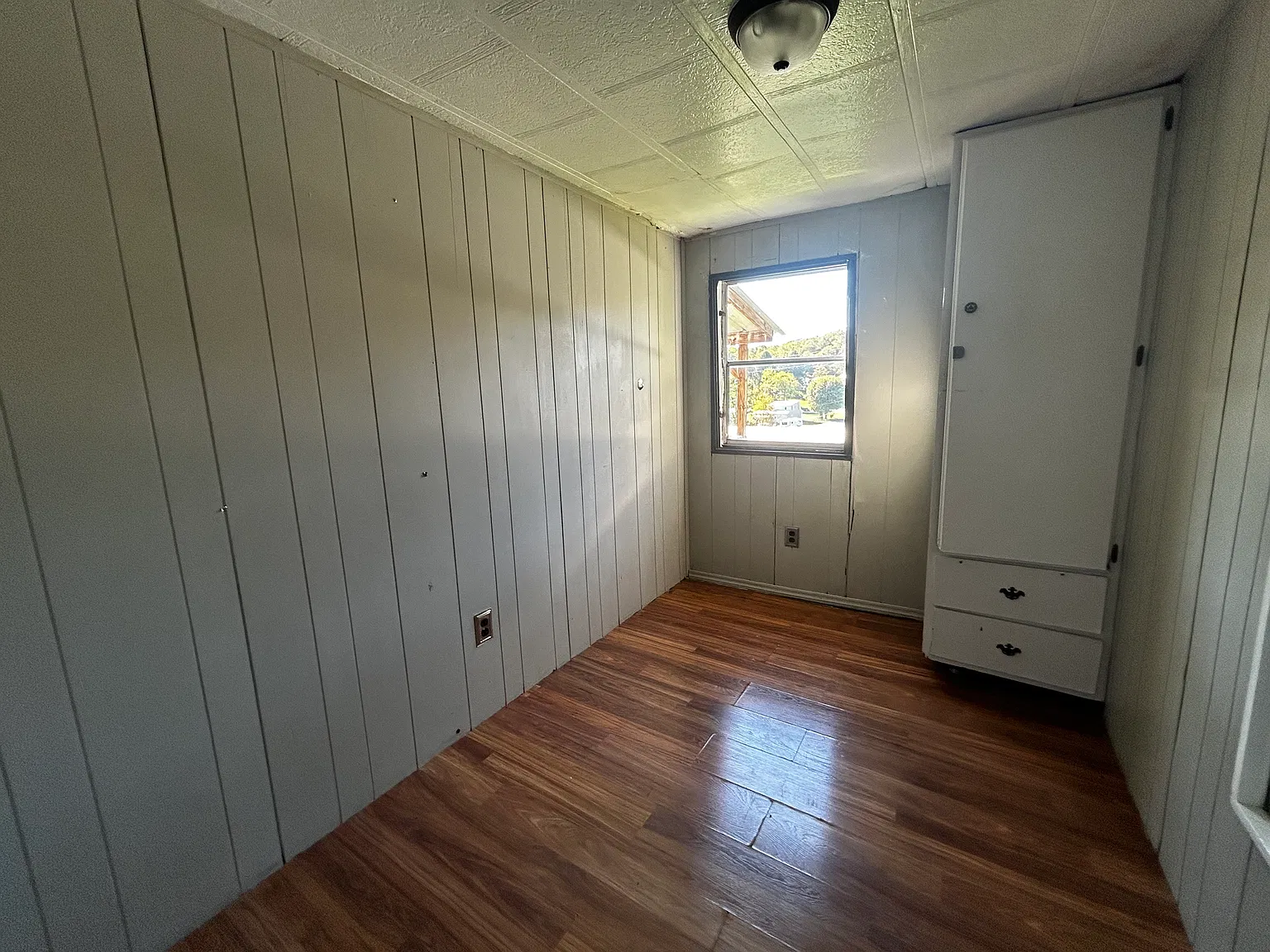 3 bed, $750 — Photo 2