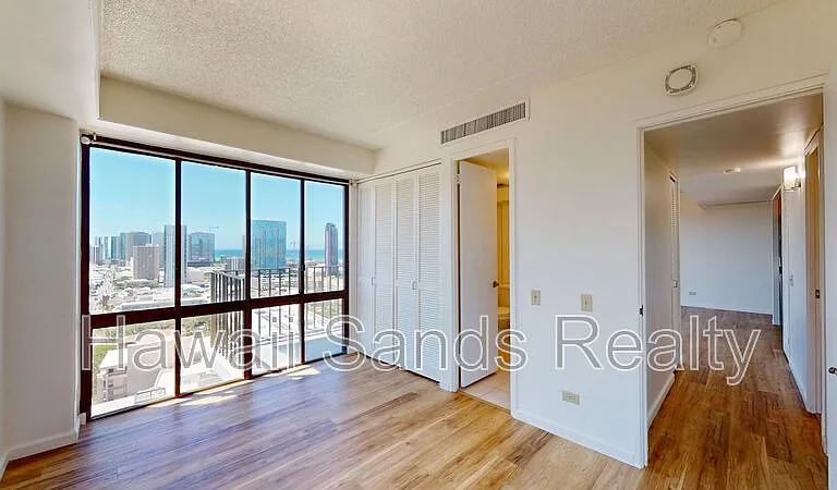 225 Queen St #26H — Photo 9