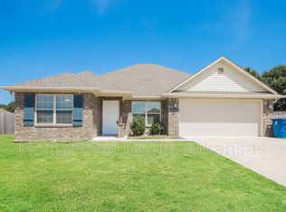 2020 Ridge St, Gentry, AR 72734