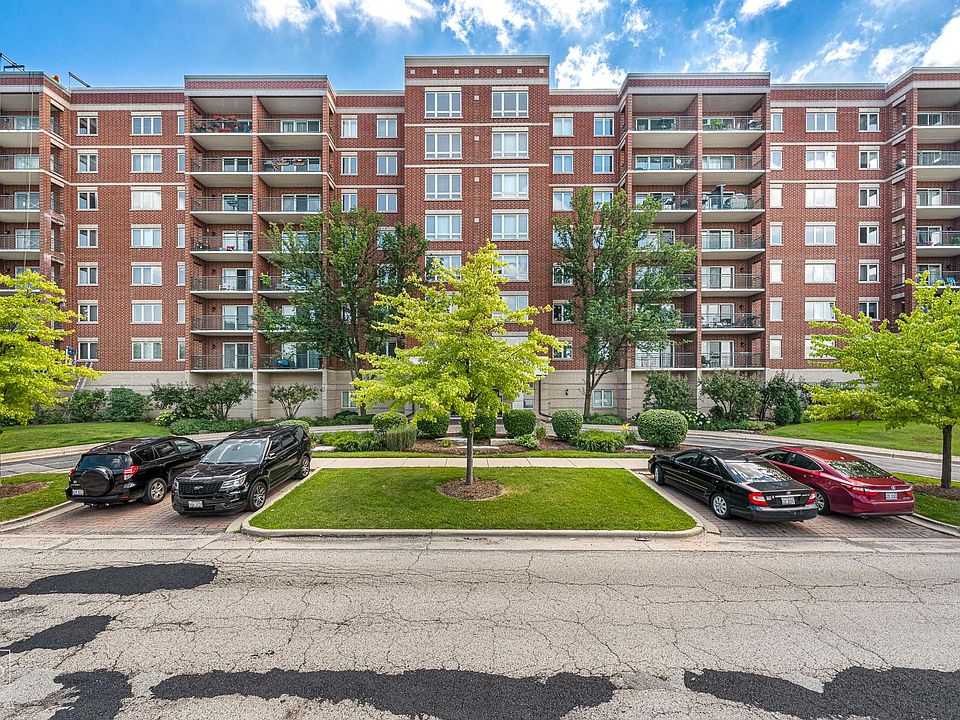 1st image of 5555 N Cumberland Ave Unit 711