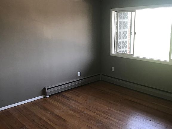 4th image of 220 Polk St APT 3