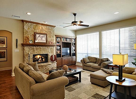 4th image of 5877 Danville Ln