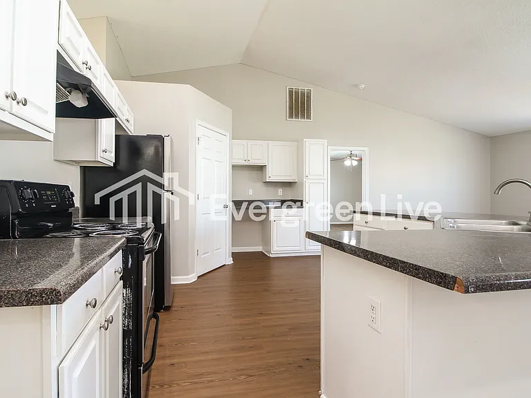 481 Candleglow Dr — Photo 3