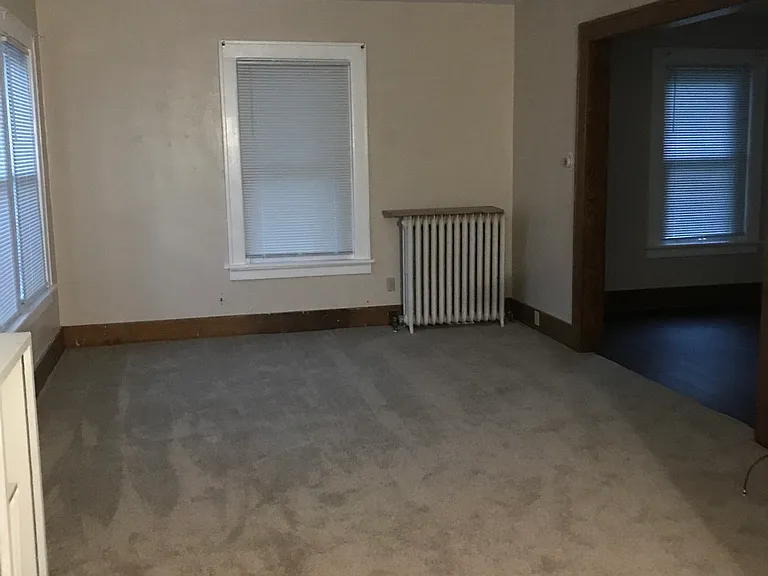 1121 Lincoln Way — Photo 3