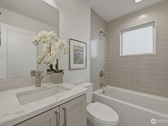 3rd image of 7320 11th Avenue NE #B