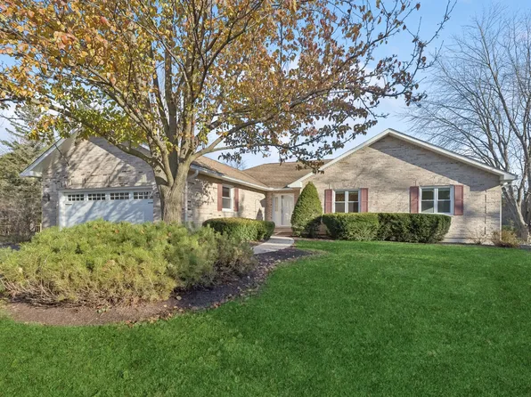 40651 N Black Oak Ave, Antioch, IL 60002
