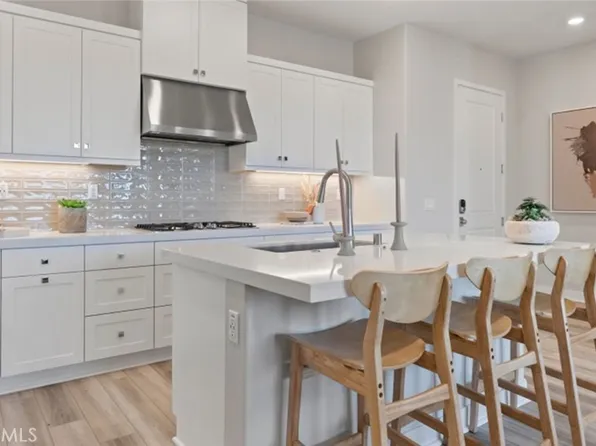 27225 Cranmore Way #202, Valencia, CA 91355